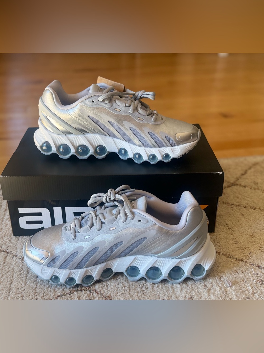 Nike Air Max Dn8 Metallic Silver Wolf Grey Women’s 9 NIB